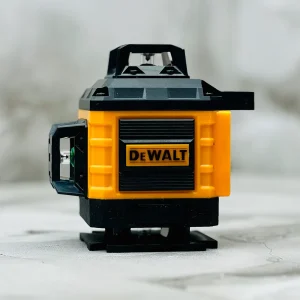 تراز لیزری طرح دیوالت4D